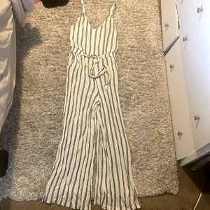 Size M White and black jumpsuit